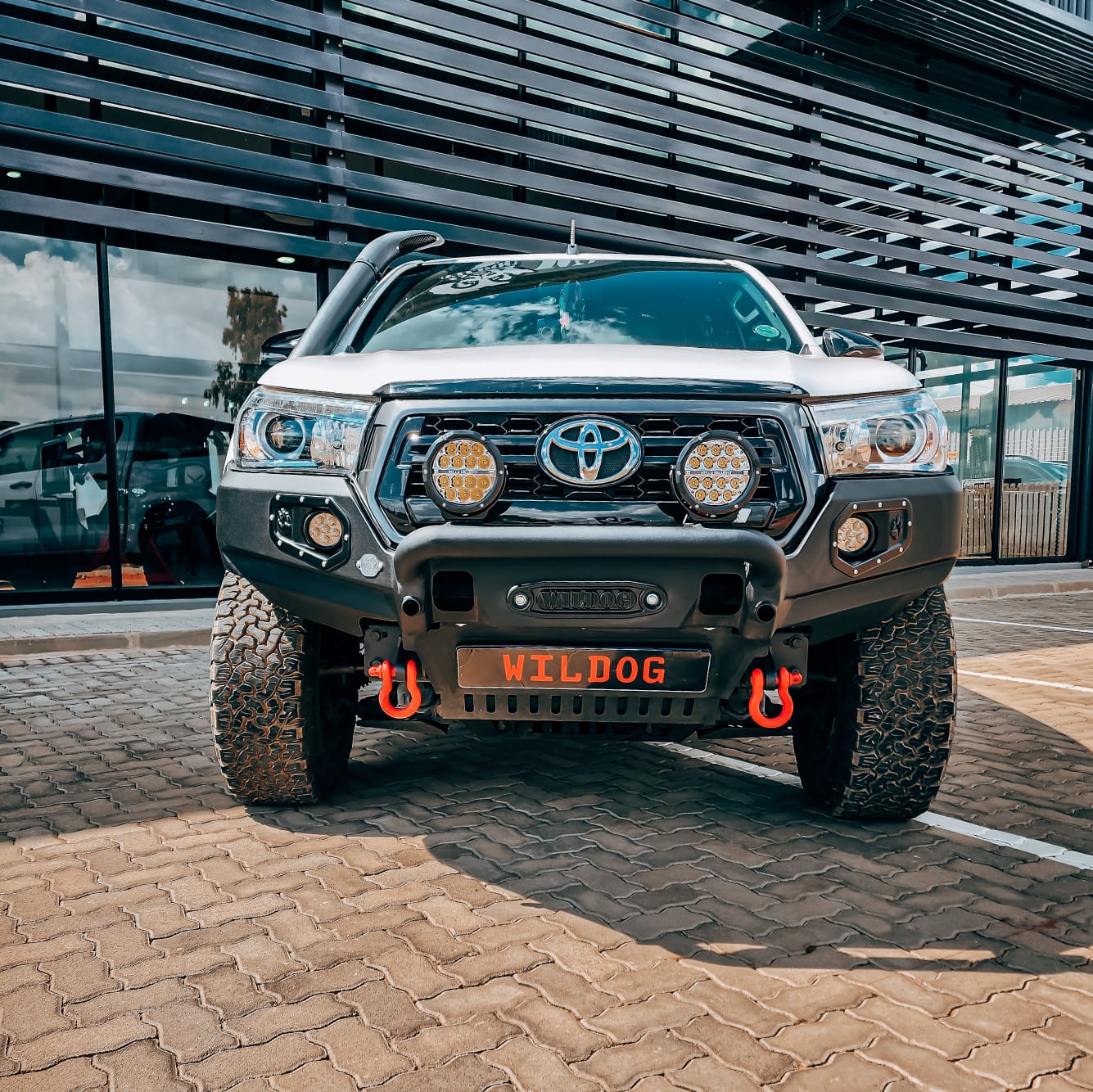 front-replacement-bumper-k9-hilux-roccodakar-black-with-nudge